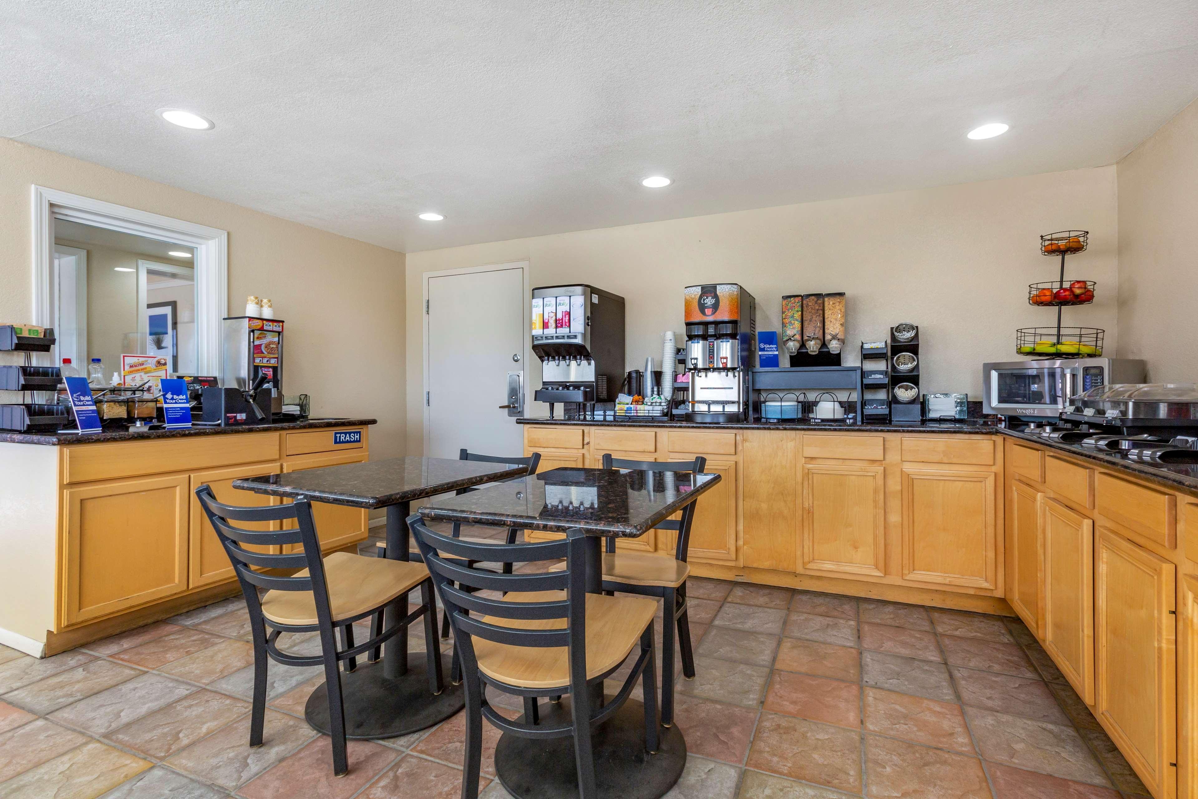 Best Western El Rancho Palacio Roswell Exterior photo