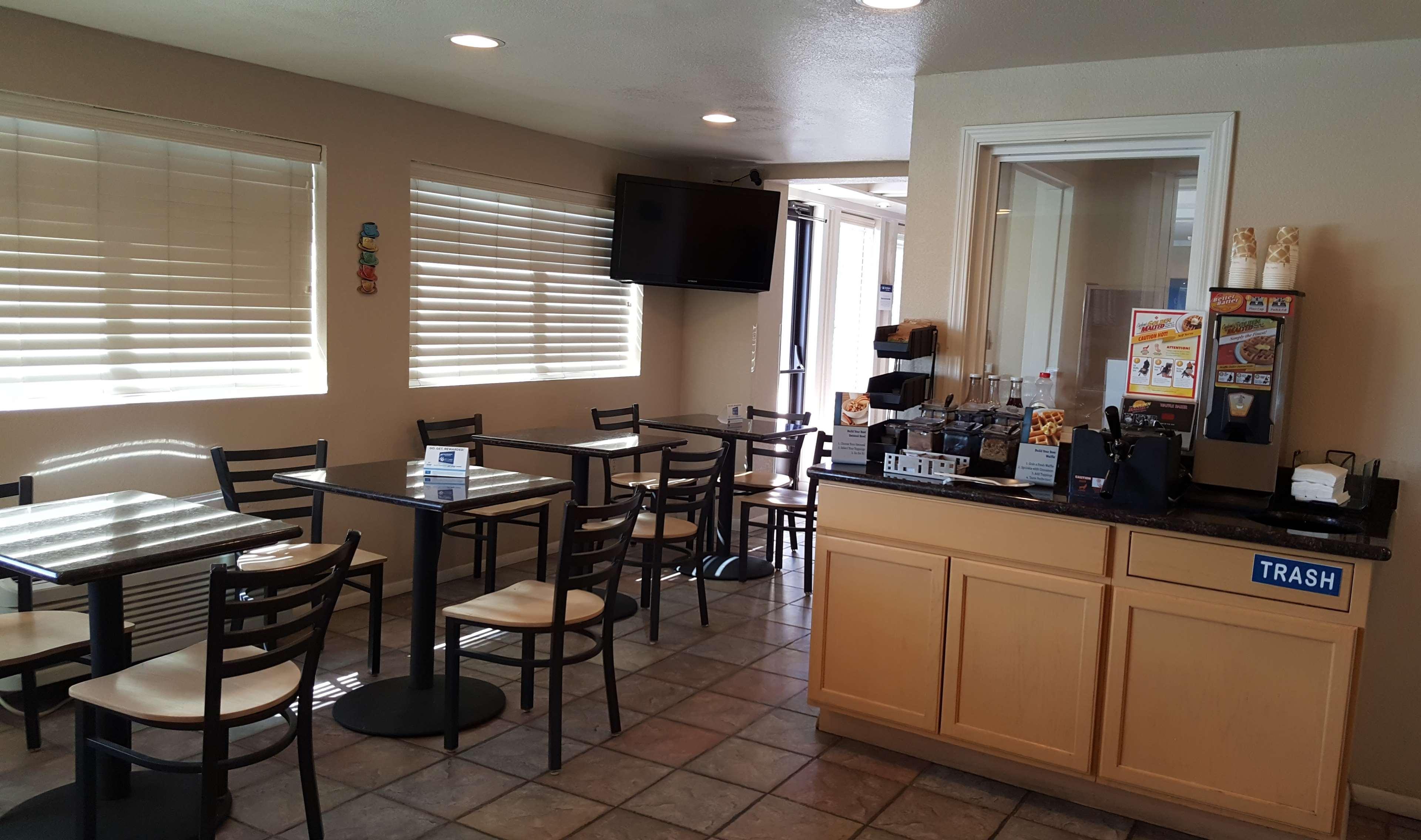 Best Western El Rancho Palacio Roswell Exterior photo
