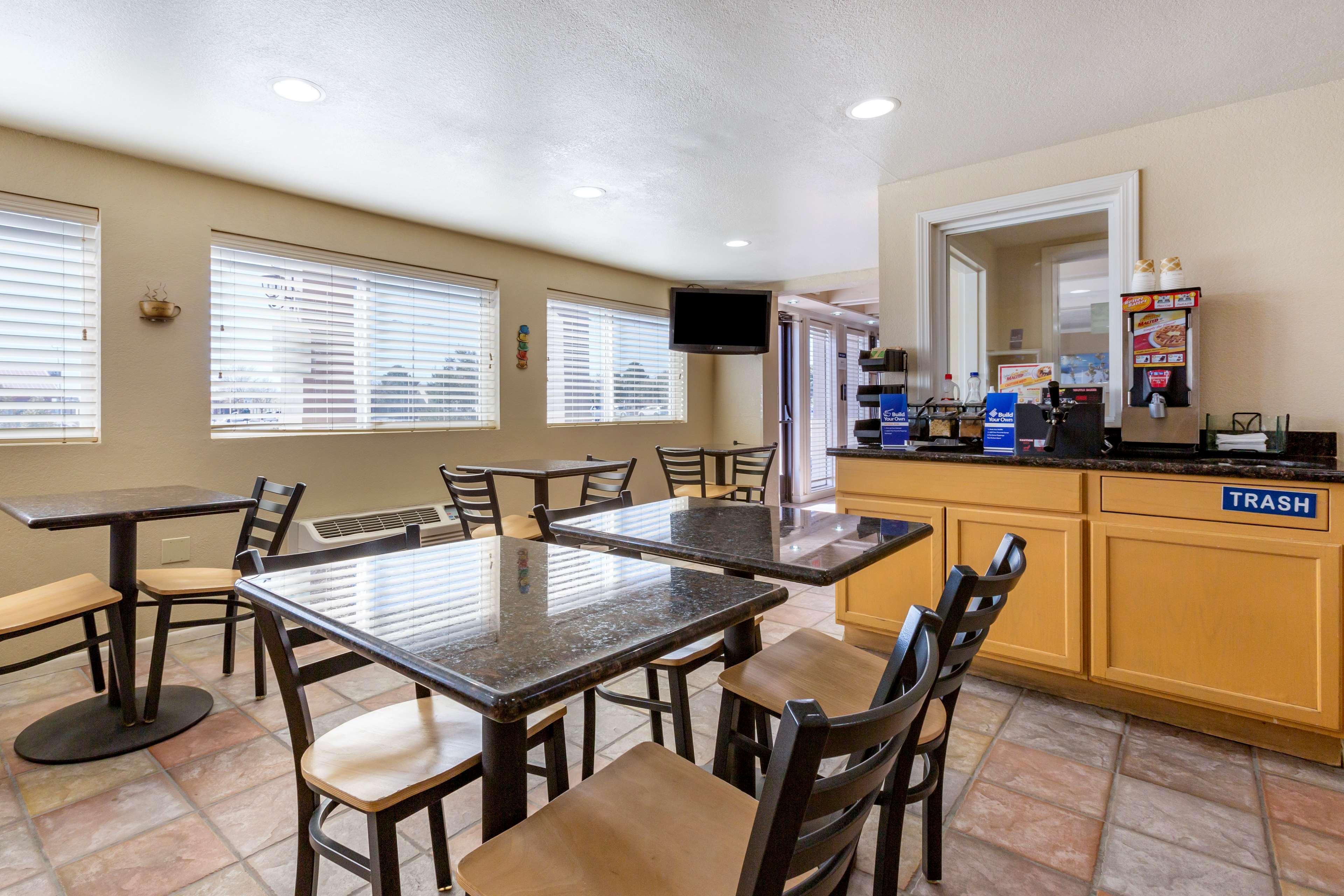 Best Western El Rancho Palacio Roswell Exterior photo